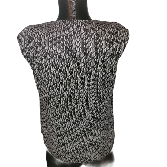 Banana Republic Black and White Line Patterned Top S - Picture 6 of 7